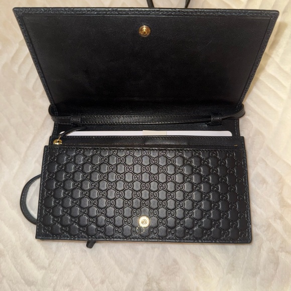 Gucci Embossed Black Crossbody Bag - Picture 3 of 8